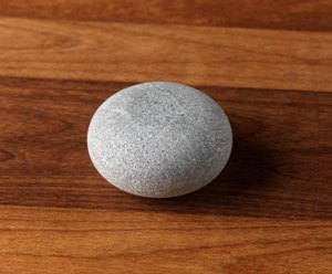 Hukka Spinal Stone: Wirbelsäule-Stein / Massage-Stein klein