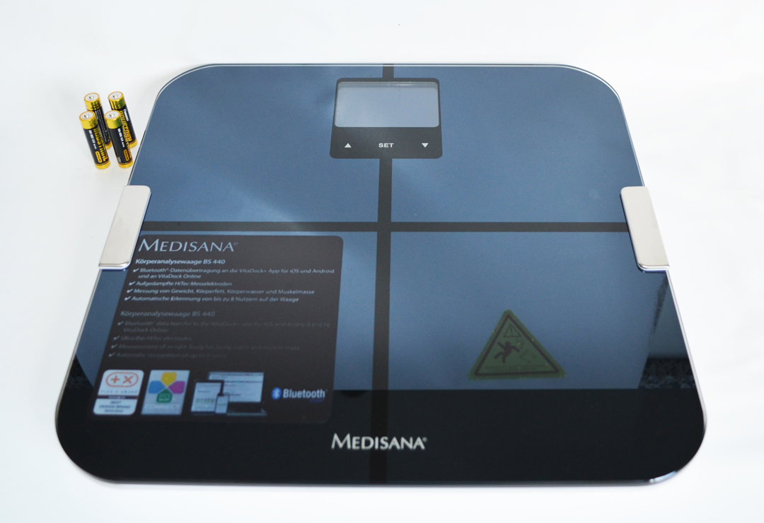 een keer slecht humeur het spoor K-Tip Test Winner: Body Analysis Scale with Bluetooth Medisana BS 440  Connect, black with blue display backlight (CHF 69) - Wellness Products  Switzerland