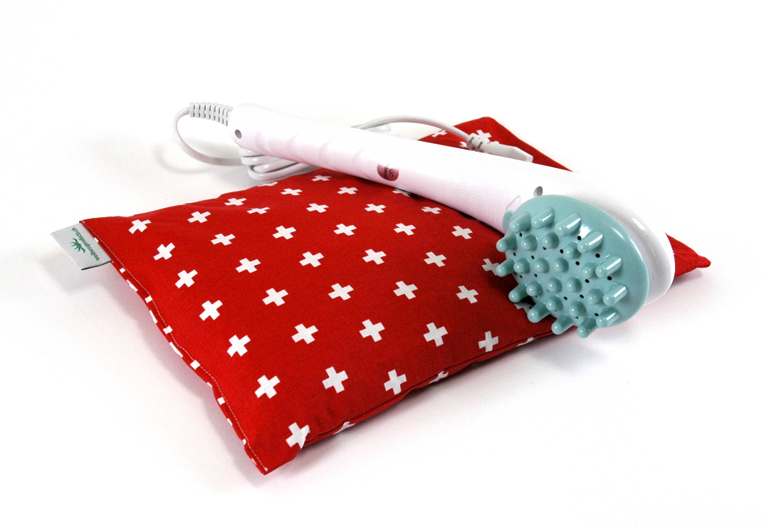 Le Beurer Sanitas SMG 16 propose un massage par vibration ; l'oreiller chauffant avec Chriesistei fournit de la chaleur d'une manière confortable