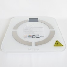 Medisana BS 430 Connect - pèse-personne multifonctionnel avec affichage numérique et design plat en verre de sécurité de haute qualité.