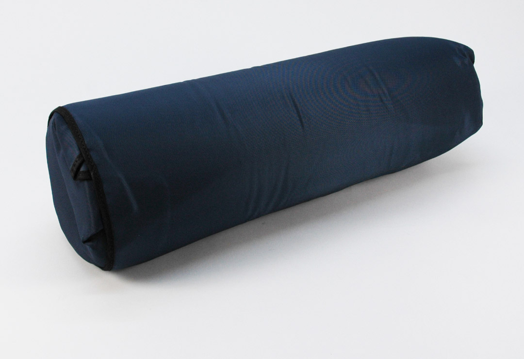 Il cuscino può essere compresso in un pratico rotolo. 
