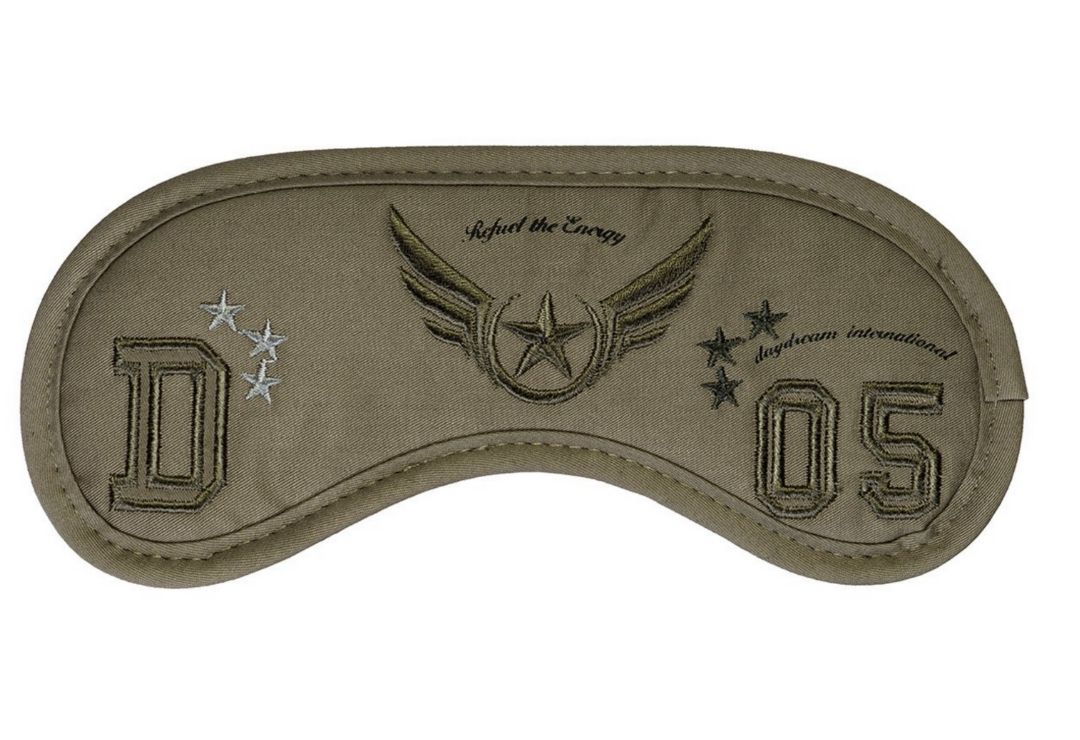 Classy and cool at the same time - this Daydream Army sleep mask impresses with its high quality, attractive design and perfect effect.