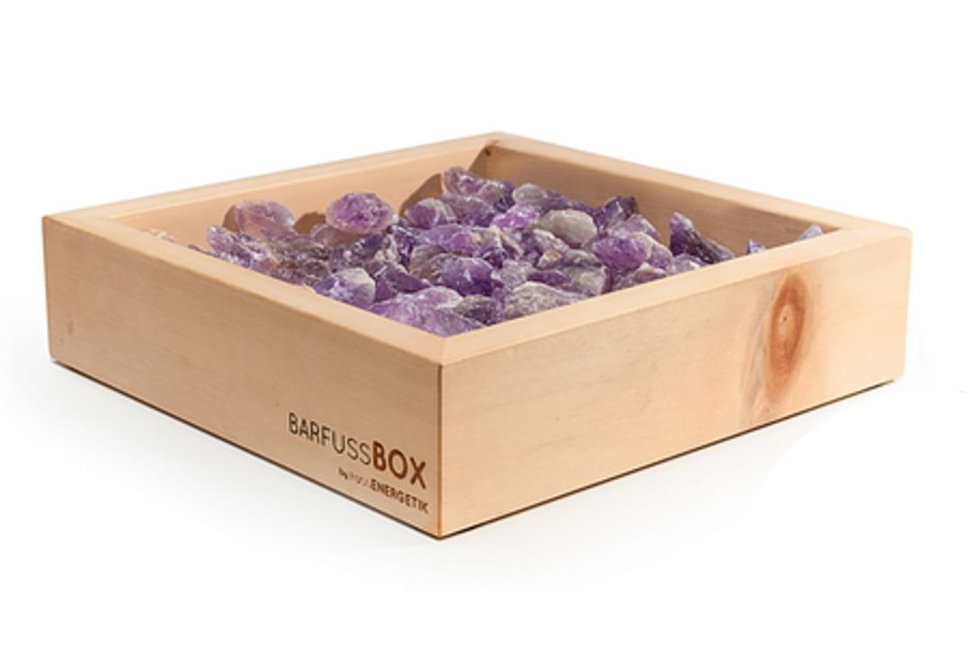 Soothing foot massage with the barefoot box with amethyst