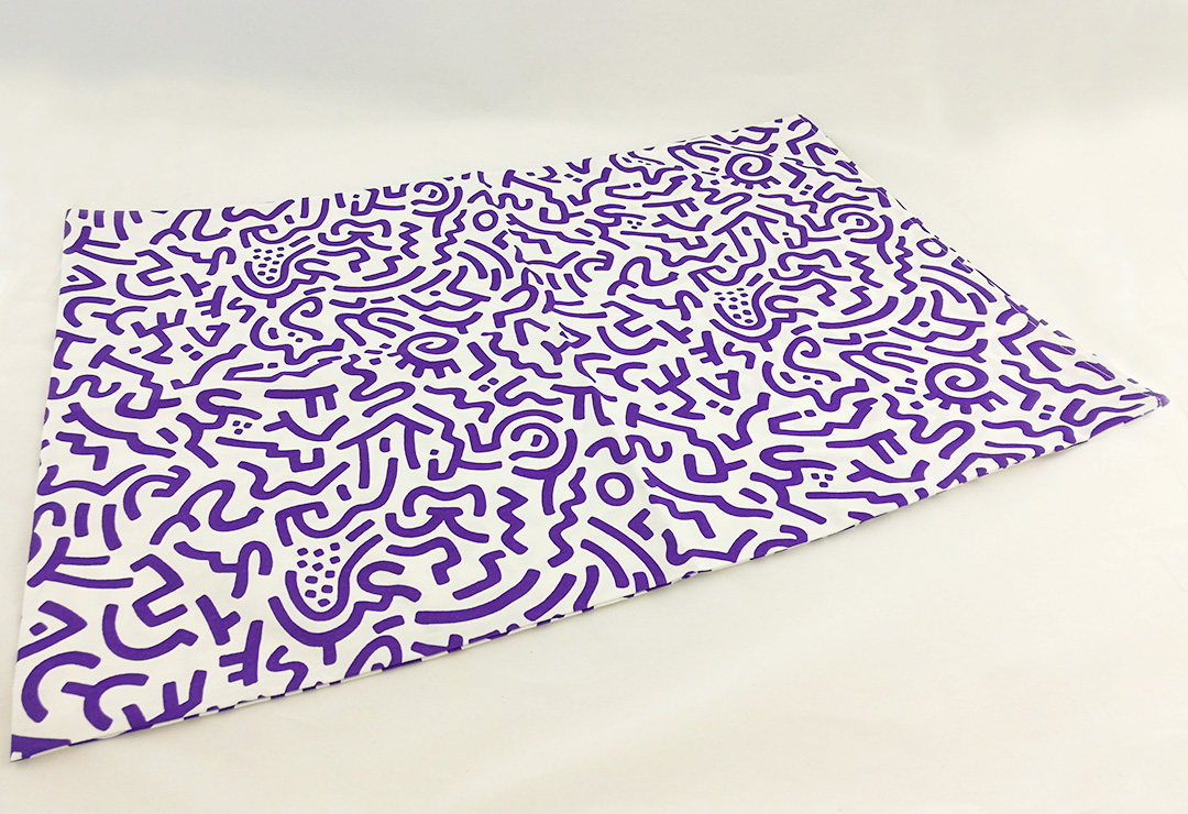Cover in white-purple