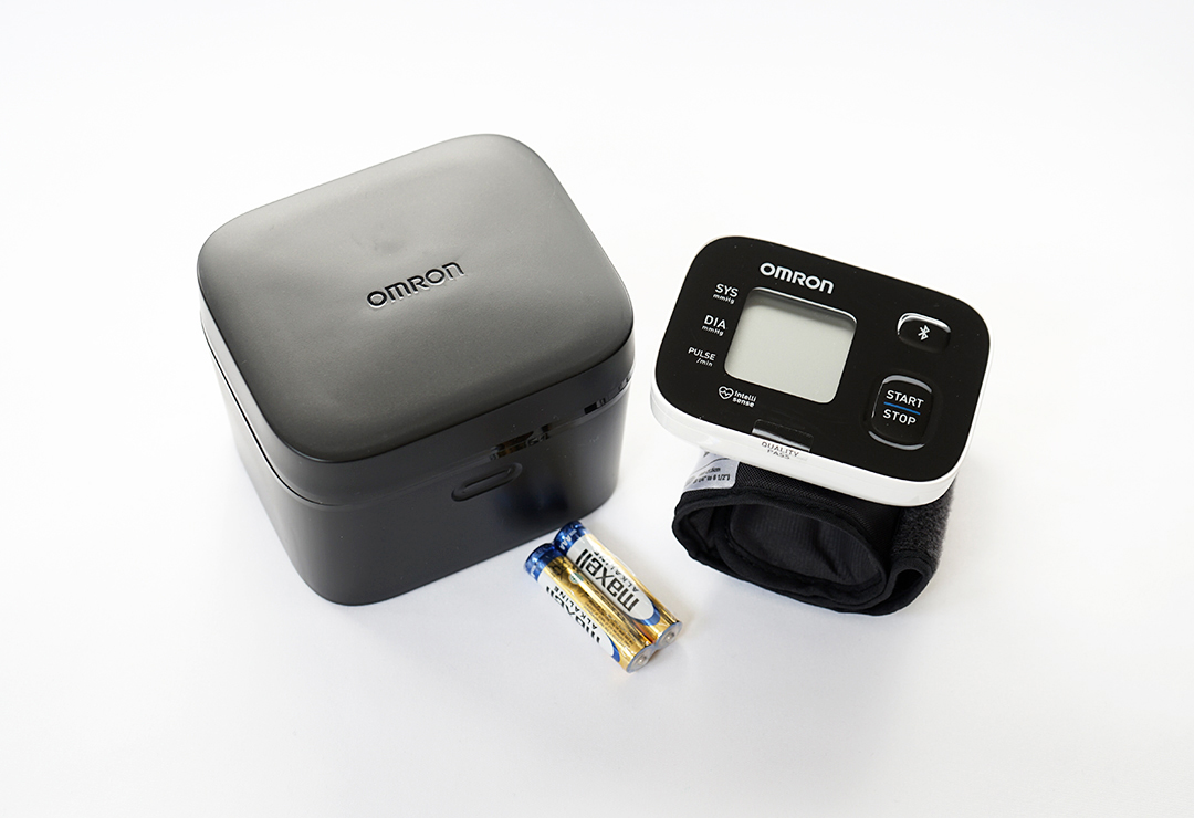 Omron RS3 Intelli IT komplett mit Batterien und Box
